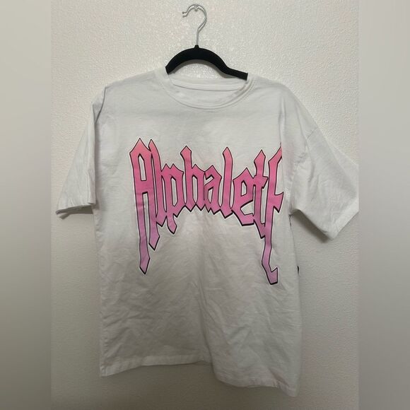 Grime Tee - Alphalete Men’s Short Sleeve Graphic Tee - Picture 2 of 5